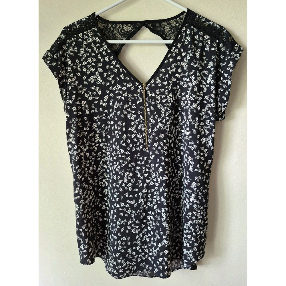Express Women's Zip Front Lace Shoulder Black/White Floral Short Sleeve Size L